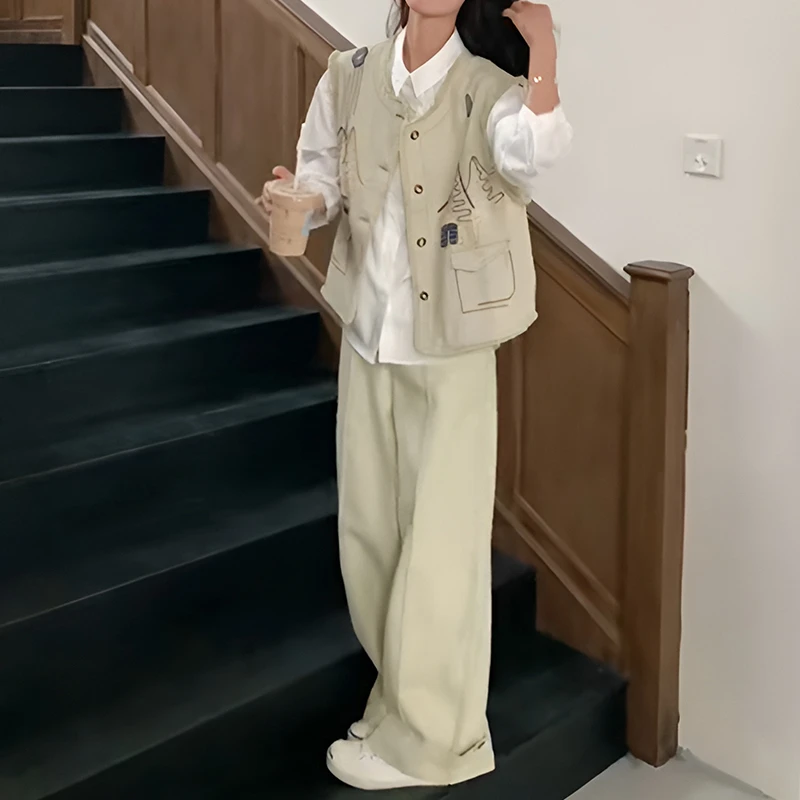 卡其色绣花马甲衬衫阔腿裤三件套女2025春秋新款时尚减龄百搭套装