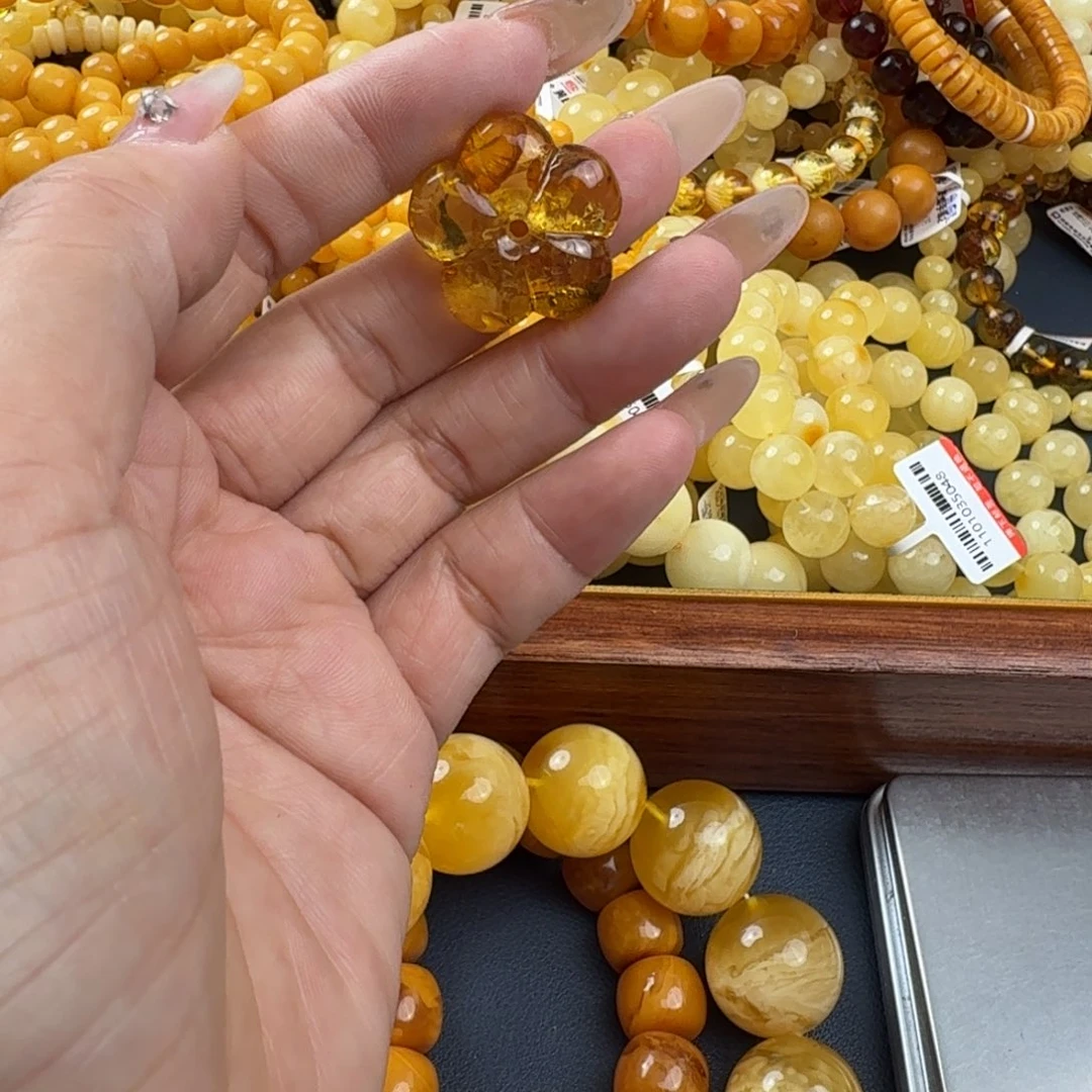 琥珀未镶嵌珠宝奇石