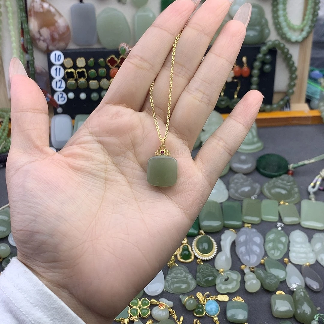 和田玉银S925镶嵌吊坠(赠链)