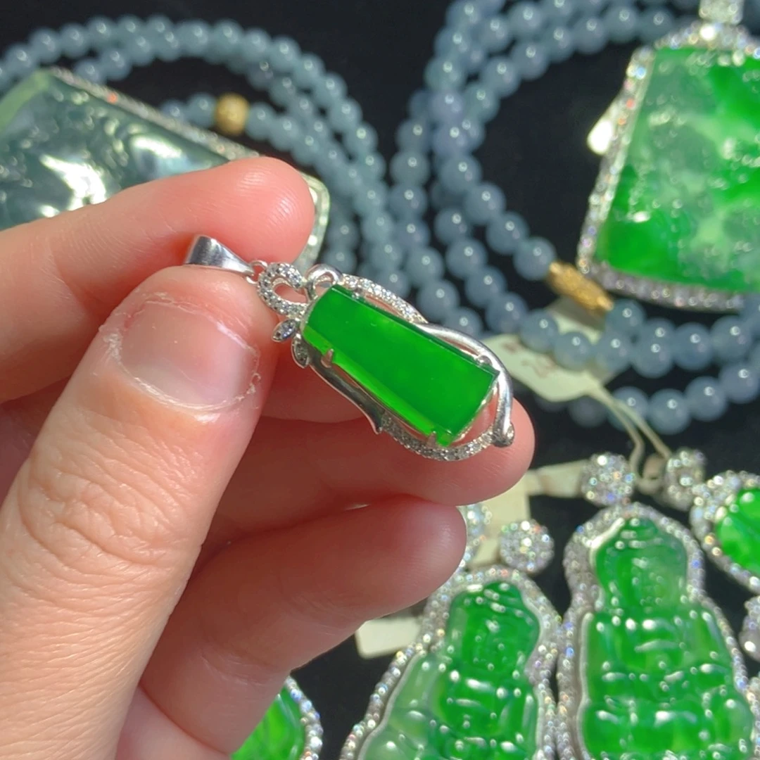 颈饰银S925镶嵌翡翠无事牌