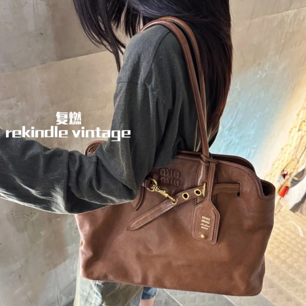 95新 MIU MIU/缪缪 复燃精选/橡木色Aventure公文包横版大号