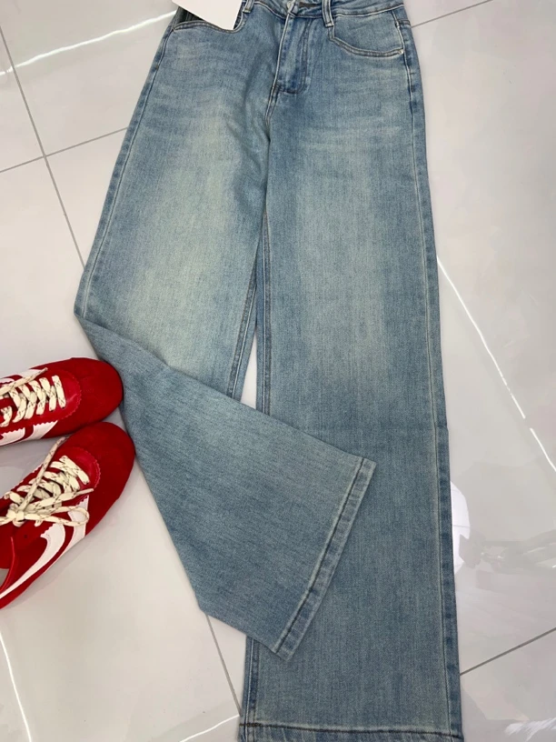 春季薄款必备时尚巨好穿百搭窄版小直筒牛仔裤