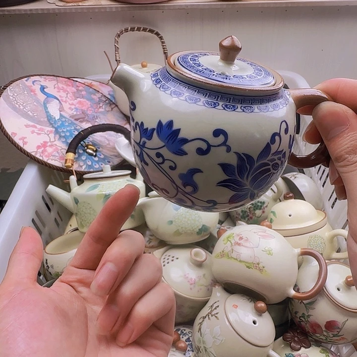 青花缠枝莲汝窑泡茶壶