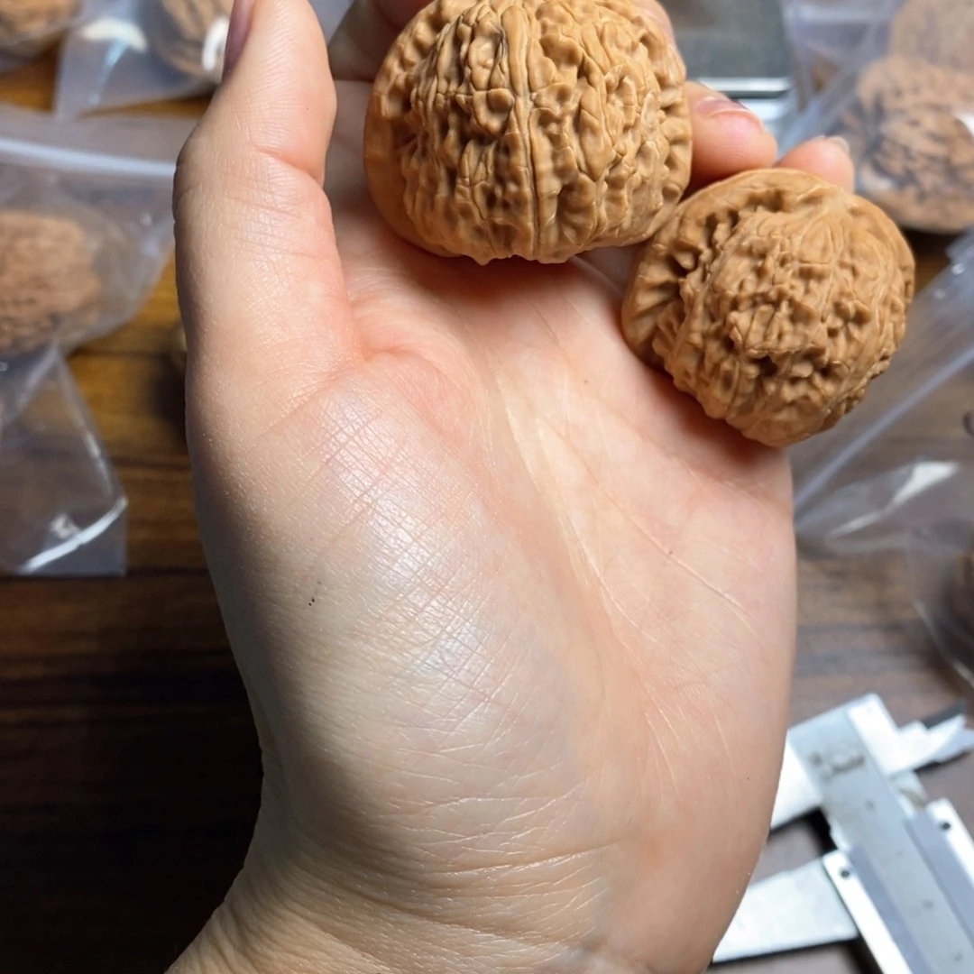 文玩核桃吊坠l**j白狮子