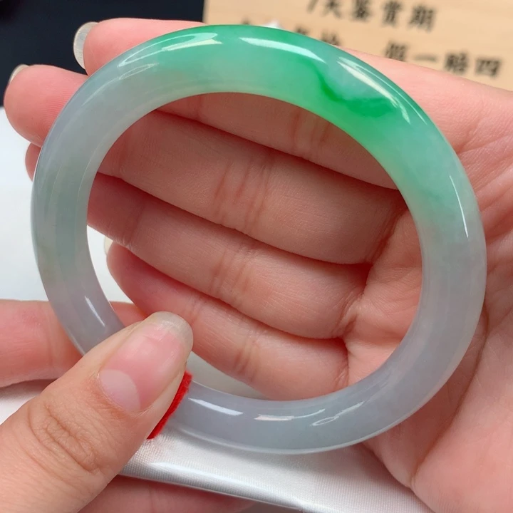 翡翠手镯未镶嵌圆条57.58