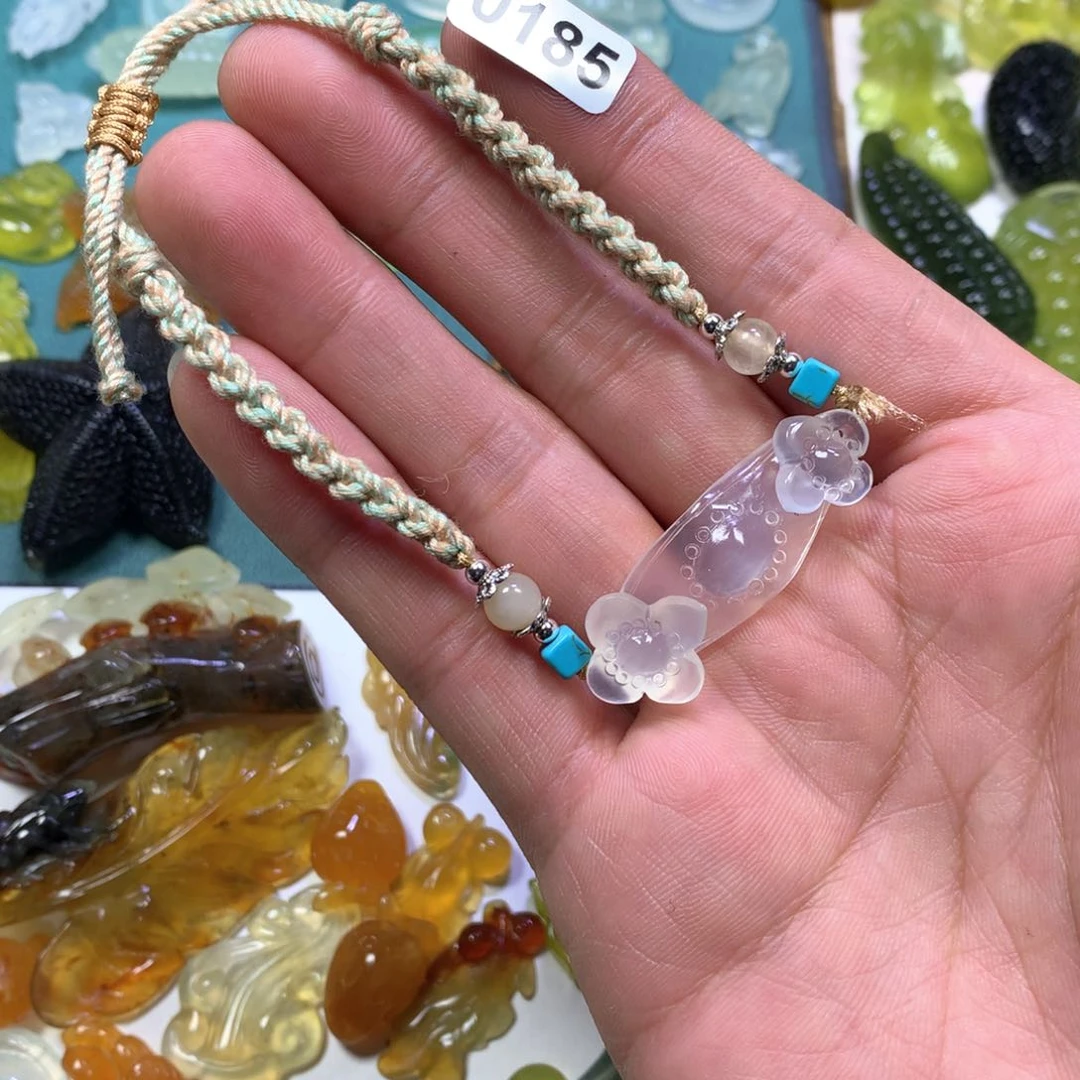 蛇纹石玉颈饰未镶嵌M****记手牌