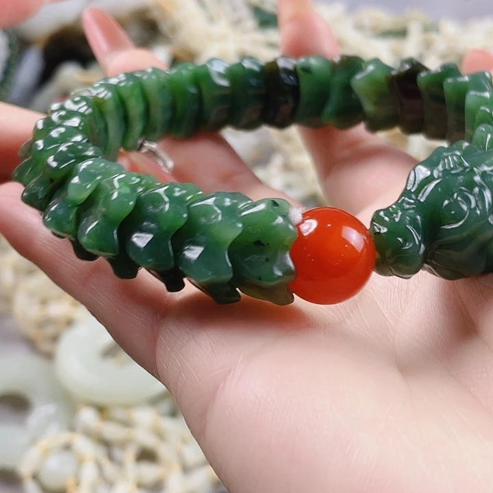 未镶嵌和田玉挂件