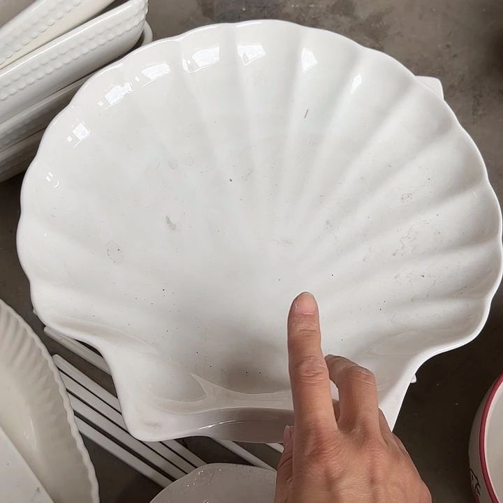 碟微瑕介意勿拍……1个贝壳