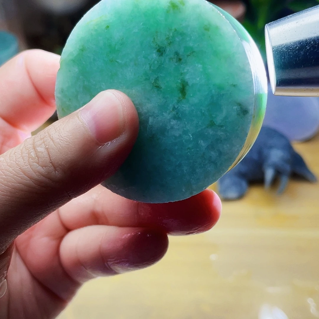 翡翠未镶嵌颈饰毛料25