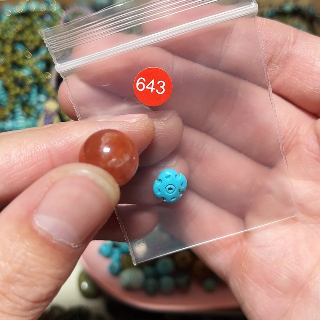 龙***莹南红玛瑙未镶嵌珠宝奇石