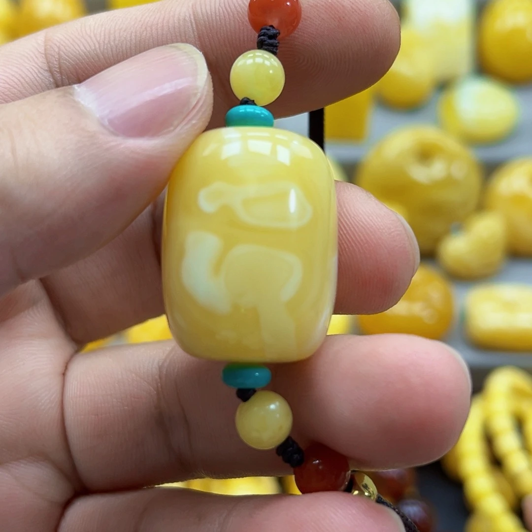 蜜蜡未镶嵌珠宝奇石
