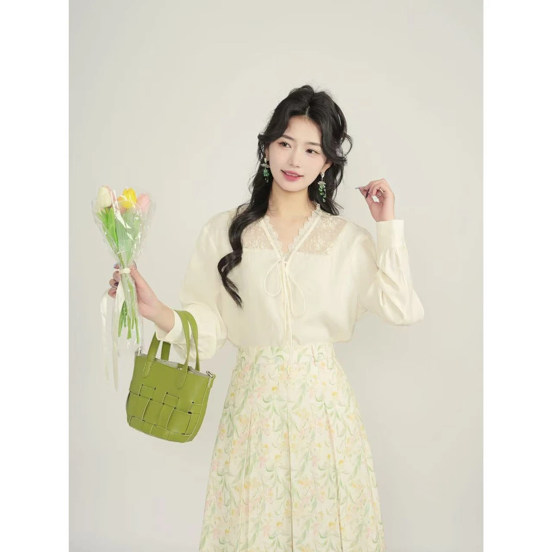 丁佳欣【明月光】港风复古纯色蕾丝拼接衬衫女宽松显瘦上衣D325141