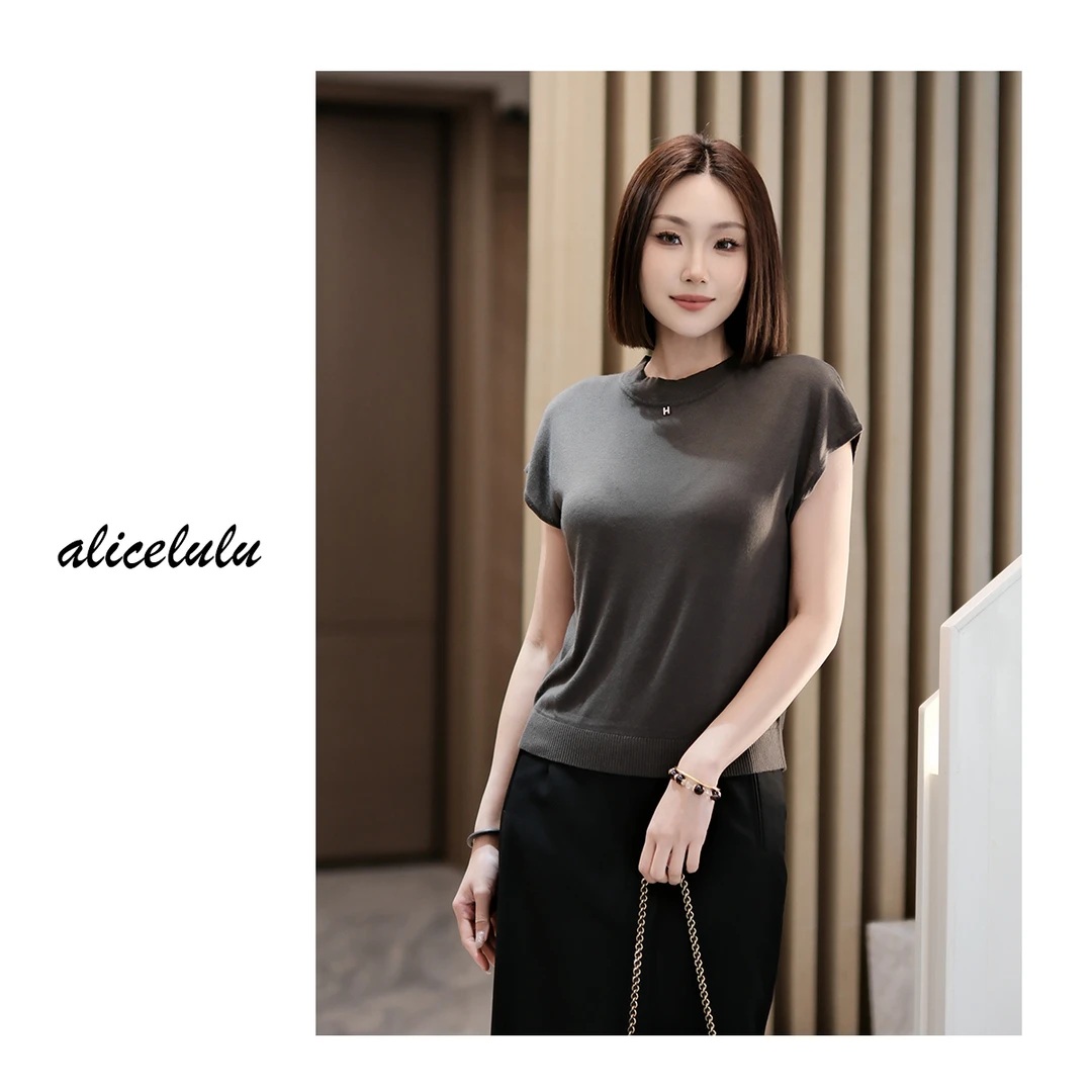 1 ALICE优雅如诗背心 简约无袖 轻盈针织 S2142053T