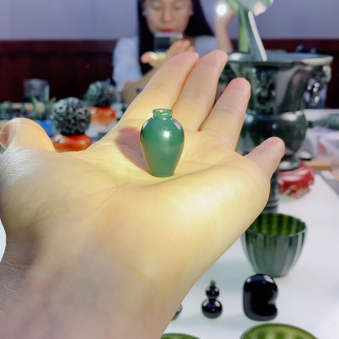 未镶嵌和田玉摆件