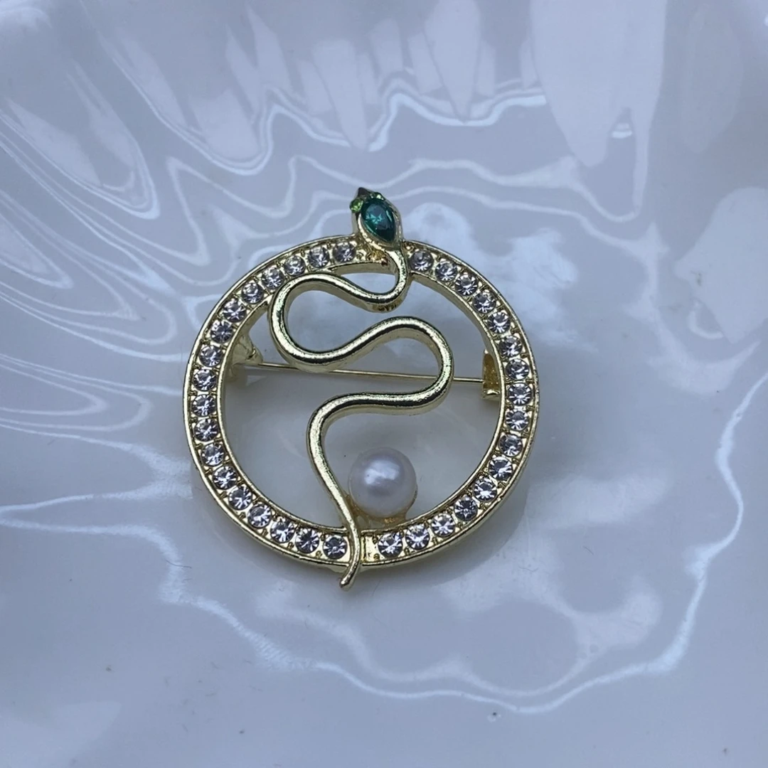 晨***韵未镶嵌淡水珍珠胸饰