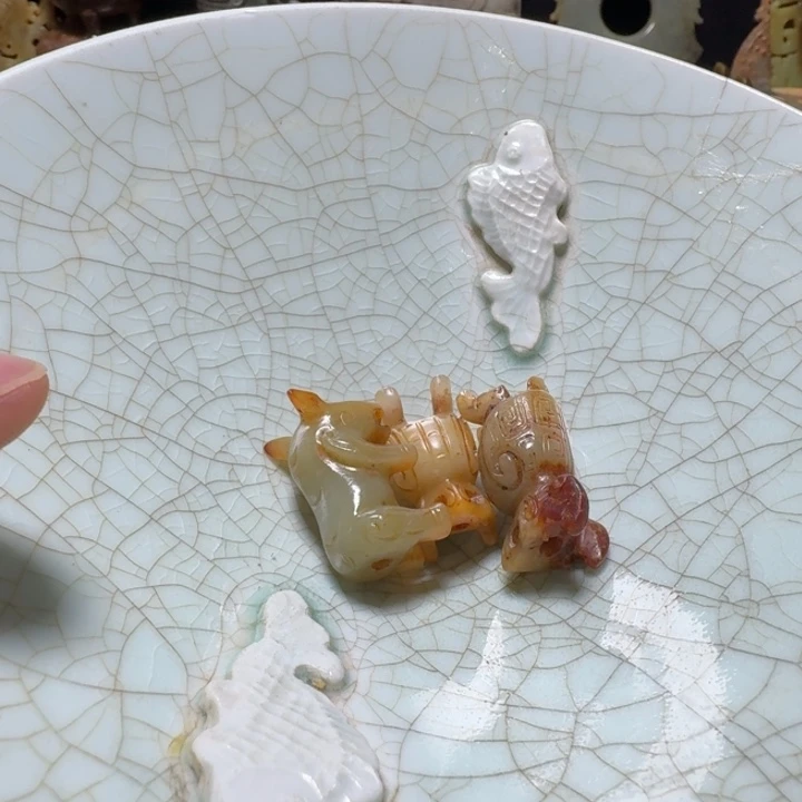 策***涯瓷片双鱼青瓷开片大碗
