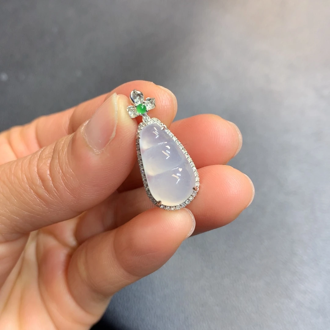 翡翠吊坠(不含链)18K金镶嵌