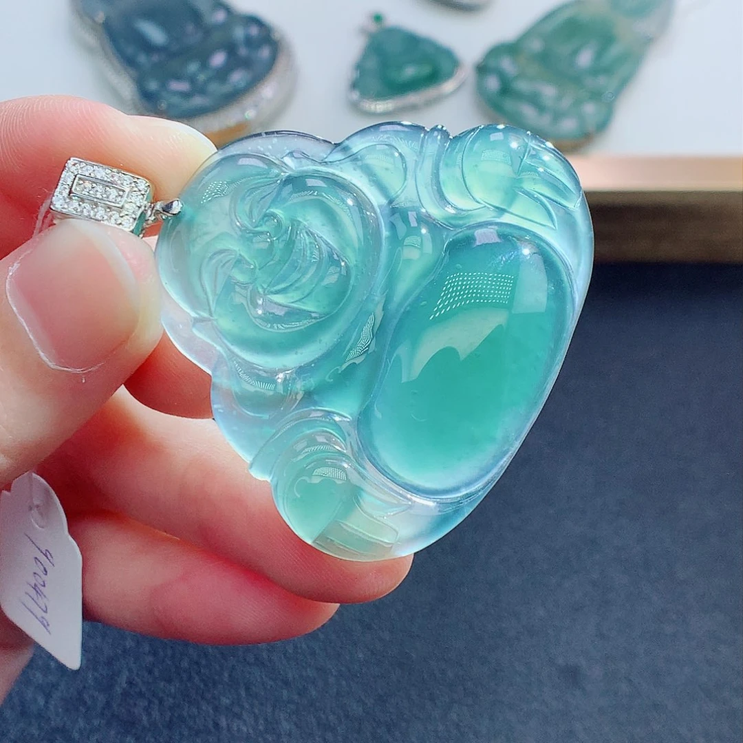 翡翠颈饰未镶嵌翡翠