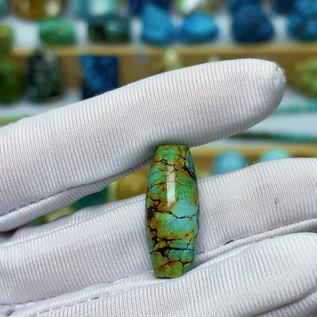 聪***学绿松石未镶嵌绿松石