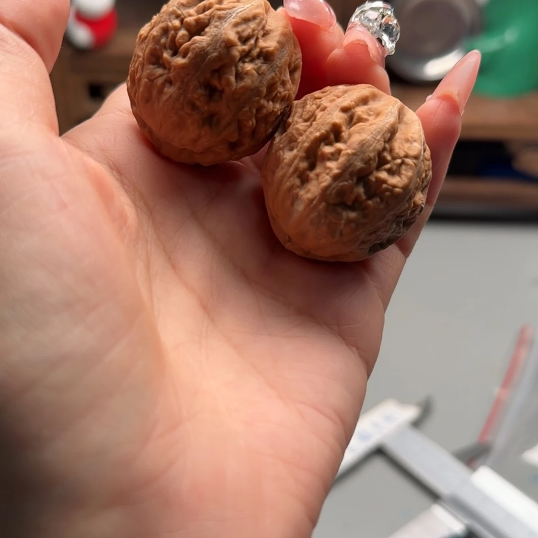 文玩核桃把件关东木子楸百核2花皮