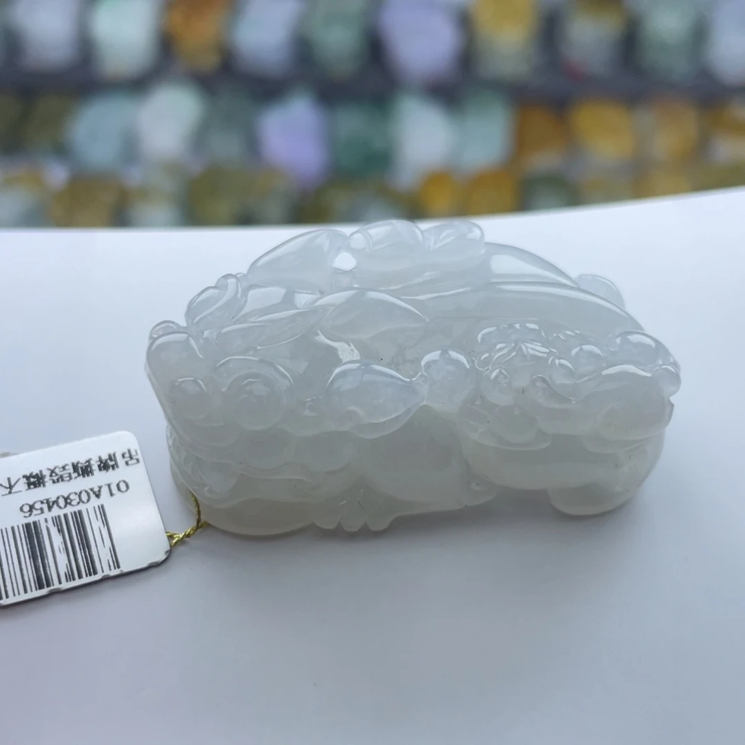 翡翠未镶嵌颈饰貔貅