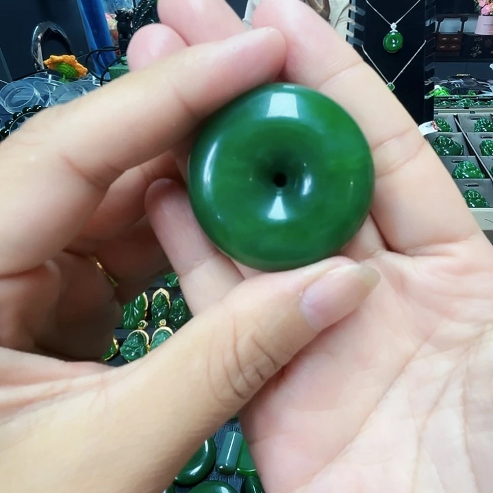 和田玉（碧玉）未镶嵌颈饰彭*晨