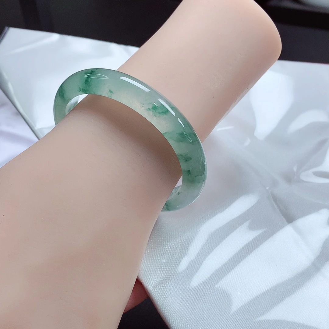 未镶嵌手镯（贵妃镯）翡翠天然a货翡翠