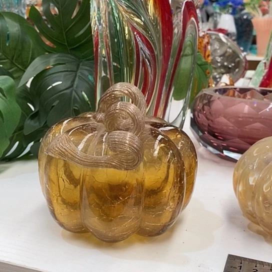 琉璃花瓶高12厘米宽12厘米