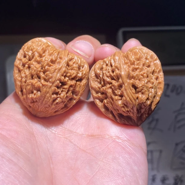 E11号37尺寸天残脚南疆石全品无修文玩核桃一物一图打好底