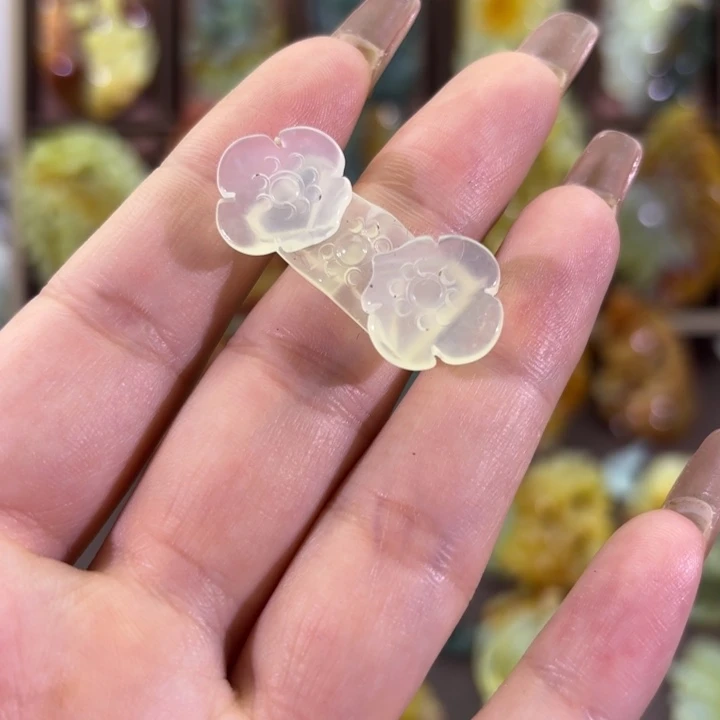 未镶嵌蛇纹石玉颈饰鱼*