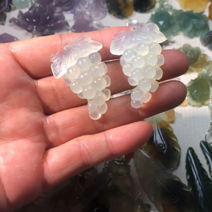 蛇纹石玉未镶嵌耳坠