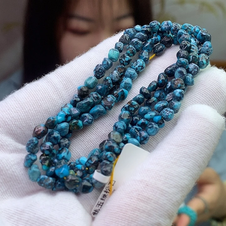 未镶嵌绿松石原矿