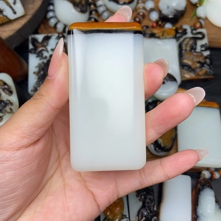 二***爷和田玉未镶嵌颈饰