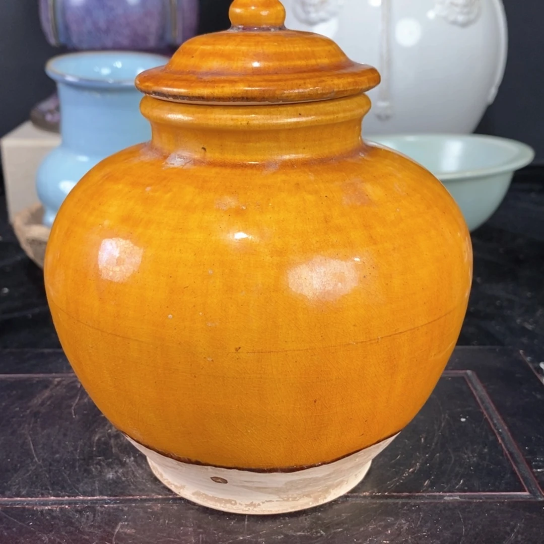 摆件来**头三彩黄釉色盖罐