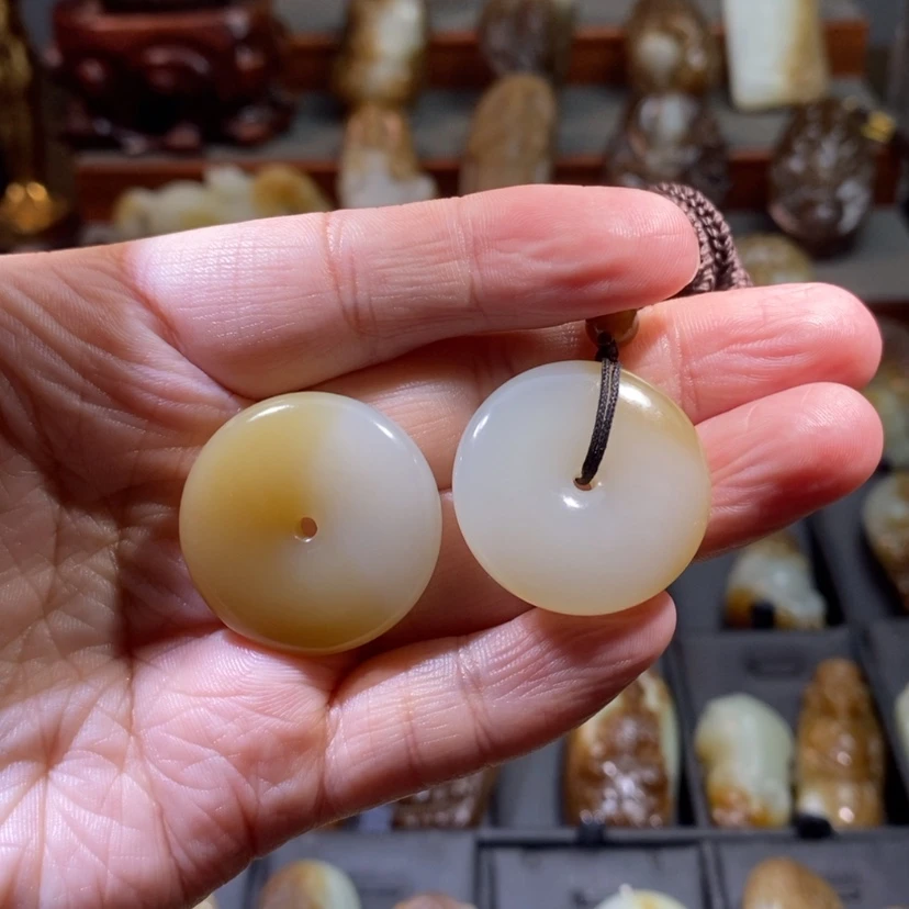 【闪购商品】和田玉（糖玉）吊坠未镶嵌开*点