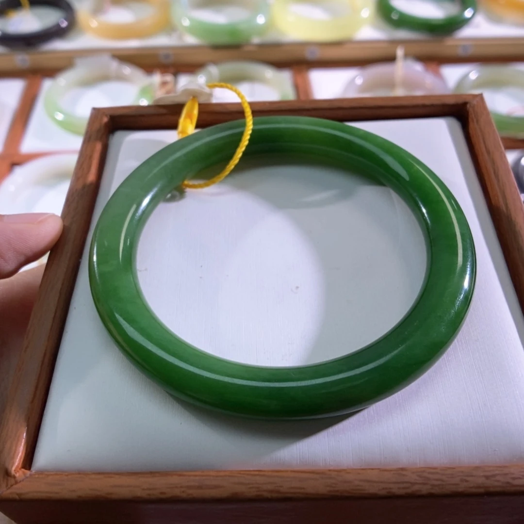 【闪购商品】未镶嵌手镯和田玉（碧玉）