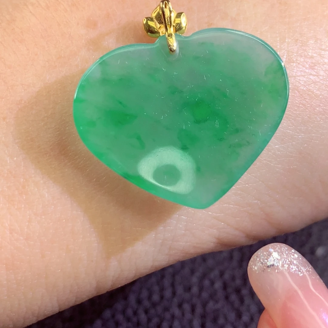 翡翠18K金镶嵌颈饰翡翠