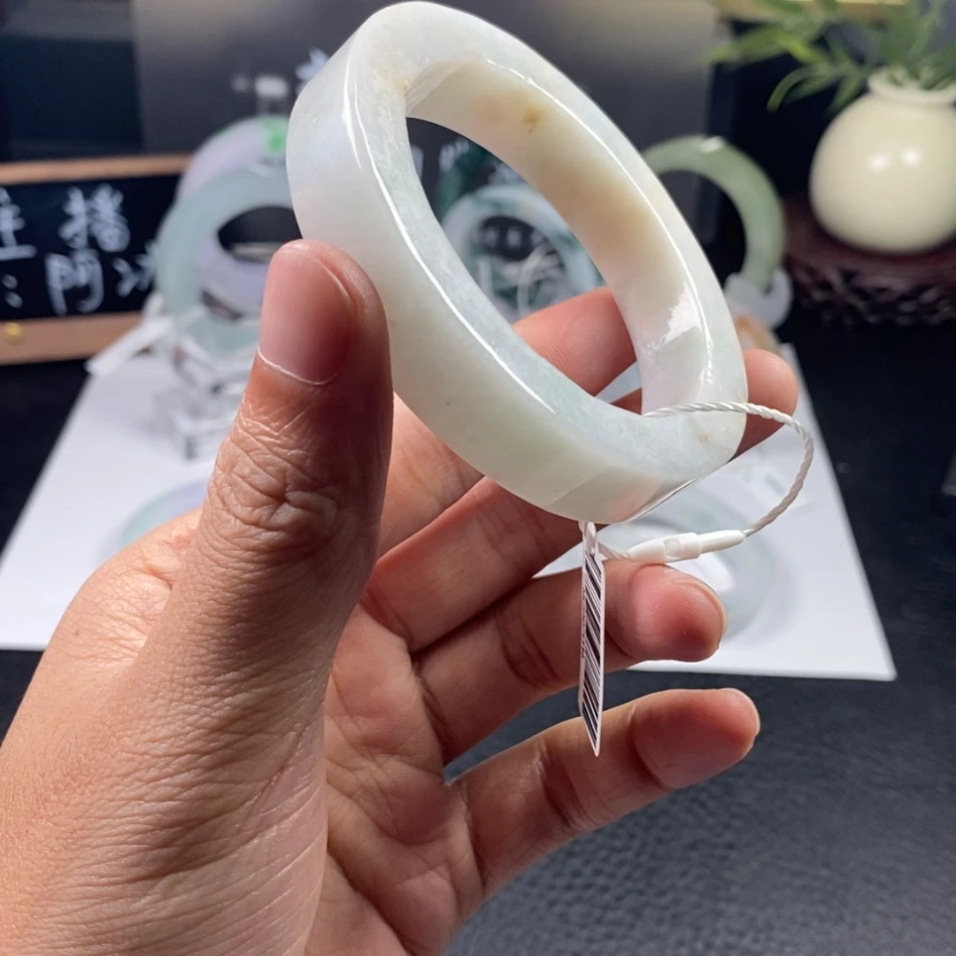 未镶嵌手镯定制翡翠