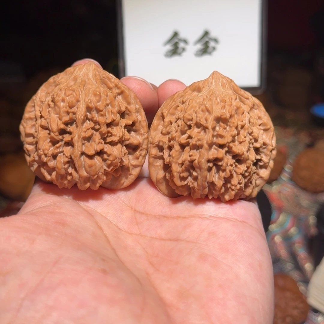 把件核桃1086满天星，尺寸45