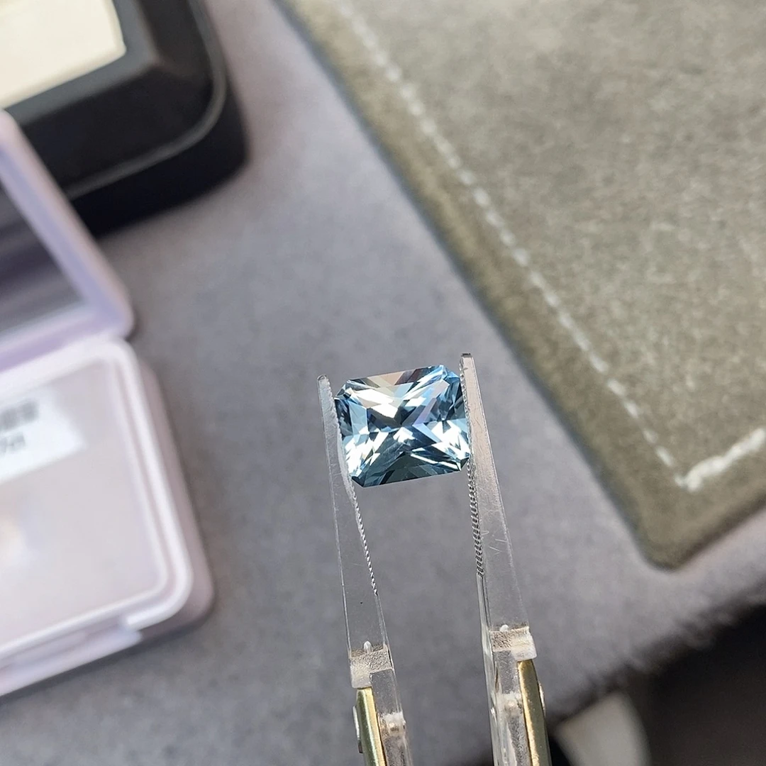 笔搁海蓝宝石未镶嵌3.67ct 圣玛利亚
