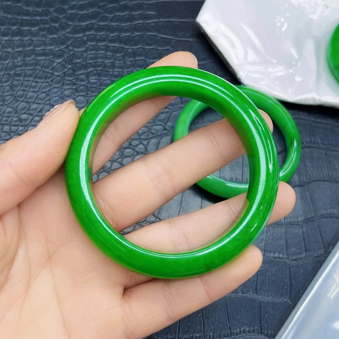 翡翠手镯未镶嵌佳**?手镯