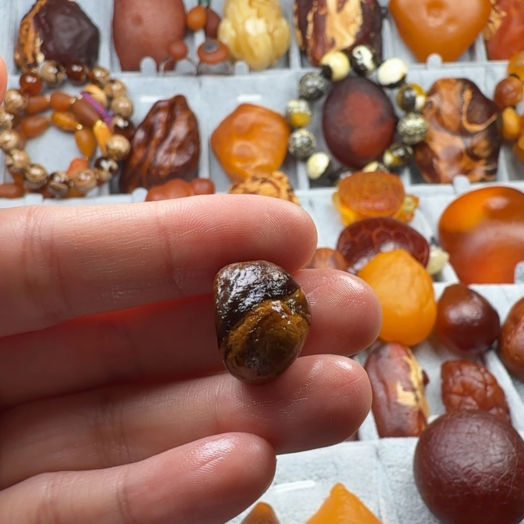 派***定制琥珀未镶嵌花蜡海漂原石定制