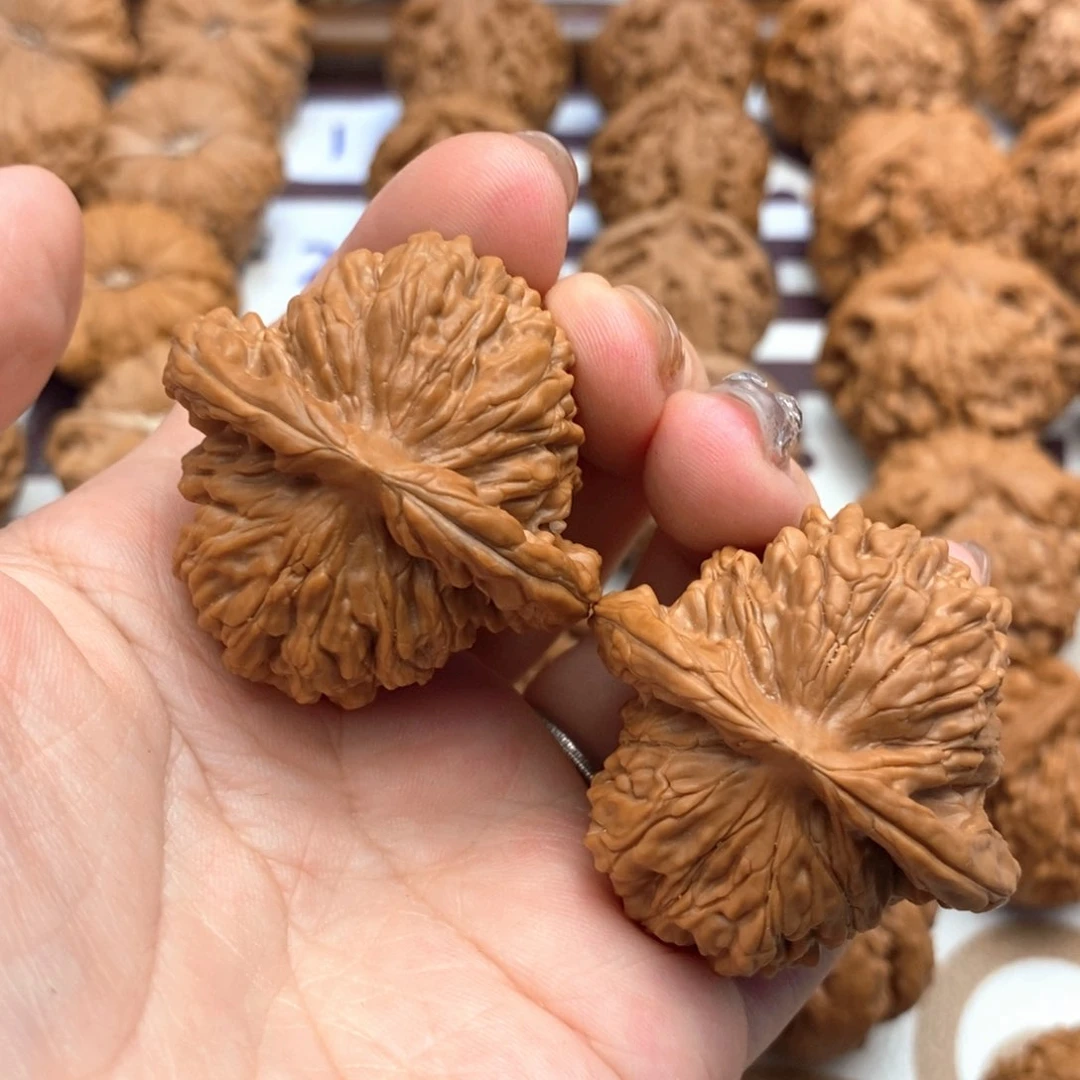 【闪购商品】文玩核桃把件42尺四座楼