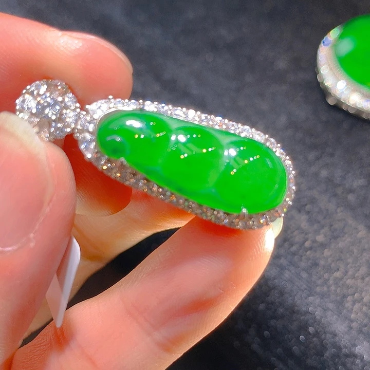 【闪购商品】翡翠颈饰银S925镶嵌翡翠