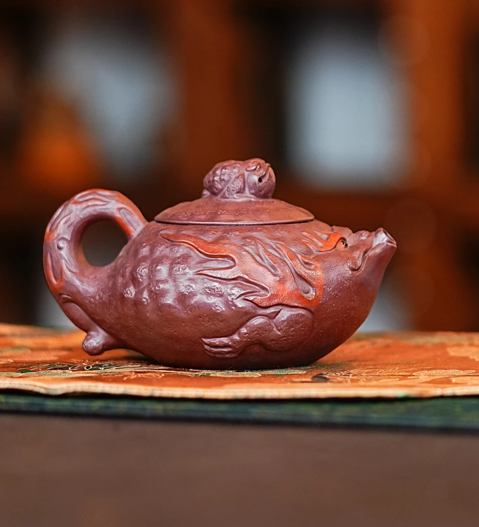 宜兴原矿紫砂龙血砂全手工金蟾仿生器文创高端紫砂壶
