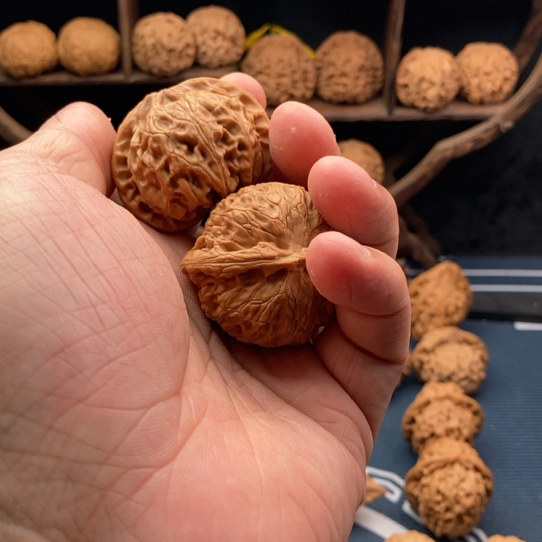 文玩核桃把件R****凯41肉球灯