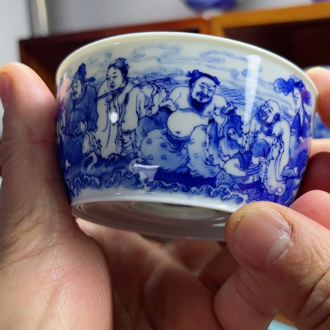 杯子渺手工手绘的陶瓷，