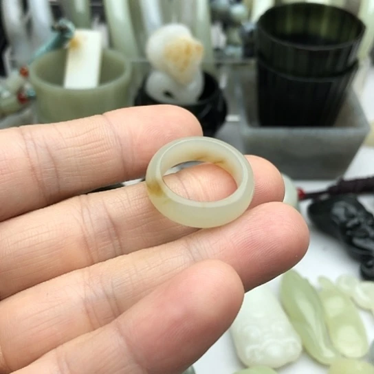 半***醉和田玉（糖玉）未镶嵌挂件