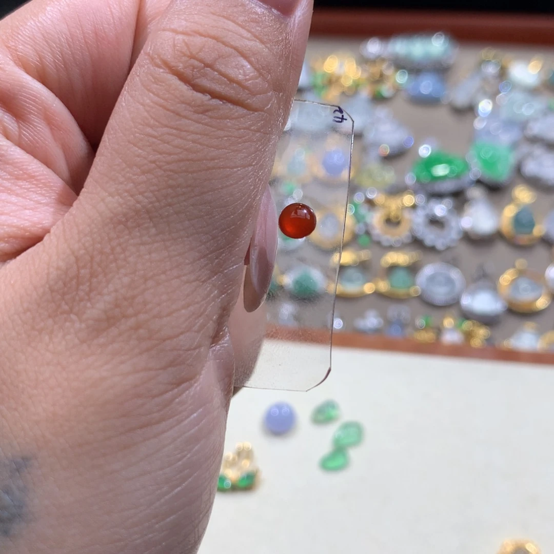 原***r翡翠未镶嵌颈饰翡翠