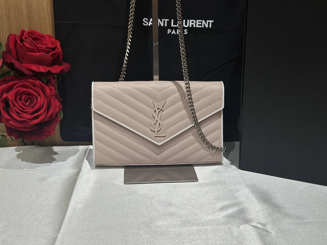 未使用 YSL/圣罗兰 壹所奢品/YSL鱼子酱粉扣白边信封22斜挎/闲置